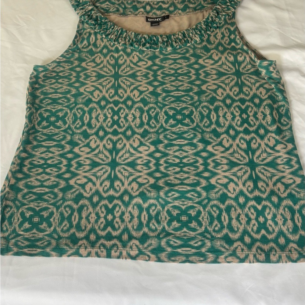 DKNY Green Tan Ikat Geometric Ruffle Neck Sleeveless Tank Top XL - Picture 4 of 8